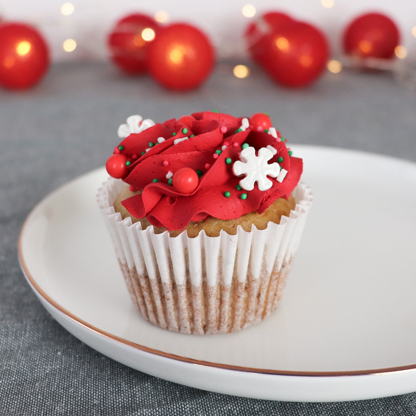 Pearl White Snowflake Candy Shapes | 70G